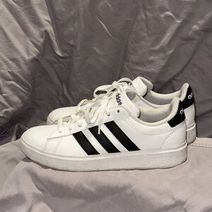 ADIDAS GRAND COURT CLOUDFOAM Women’s Size 8 Product code: GW9214